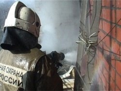 Спасатели МЧС России ликвидировали пожар в частном гараже, легковом автомобиле в Киселевском ГО