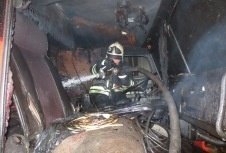 Спасатели МЧС России ликвидировали пожар в транспортном средстве в Киселевском ГО